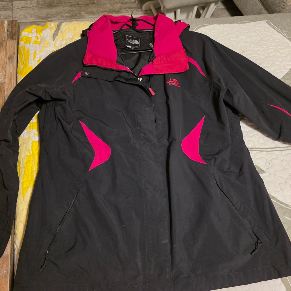 The North Face Women's Black and Pink Ski Jacket